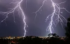 How does lightning occur in the sky? thumbnail